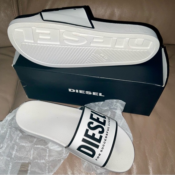 **SOLD**    DIESEL SA-VALLA Pool Slides with logo print, white/black/yellow - Picture 4 of 4